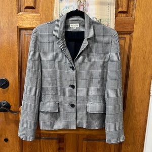 EUC Ann Taylor Black & White Houndstooth Crop Blazer Size 12 With Pockets